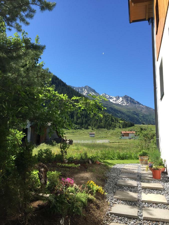 Nonas B&B Galtuer Exterior photo
